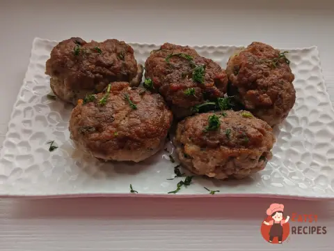 Котлети з домашнього фаршу зі шпинатом