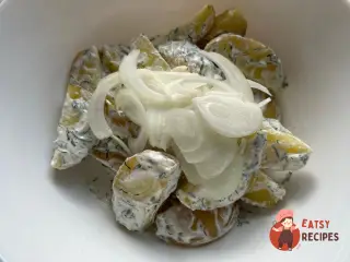 Крок 10: Салат з цибулею та картоплею