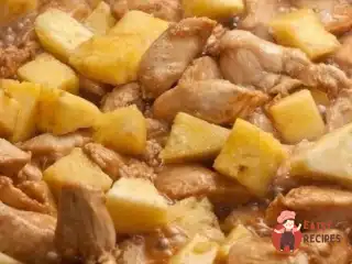 Курка з ананасами та лаймом