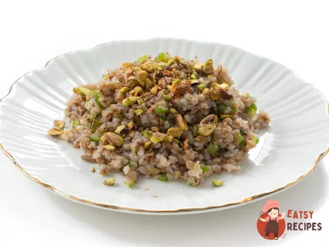 Гречка з селерою та фісташками