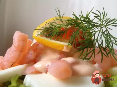 Датський відкритий сендвіч (smørrebrød) з креветками