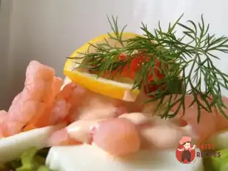 Датський відкритий сендвіч (smørrebrød) з креветками