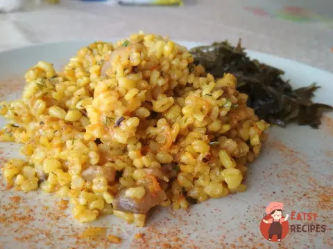 Булгур з грибами та морквою