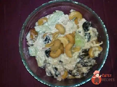 Салат «Чорногуця» з куркою та чорносливом