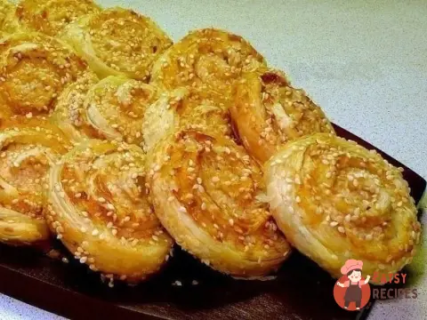 Курячі рулетики з листковим тестом