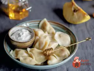 Пісні вареники з айвою