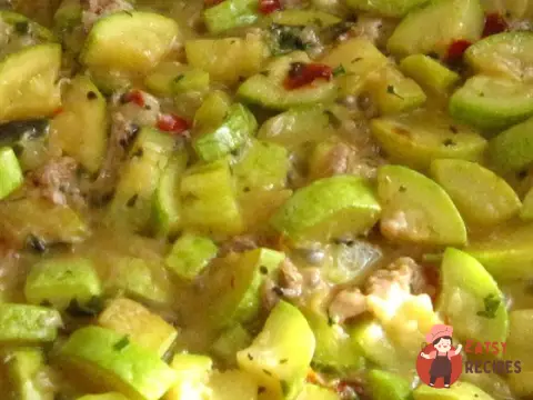 Овочеве рагу з куркою, картоплею та грибами