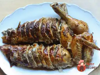 Запечена курка з грибами та цибулею