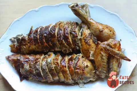Запечена курка з грибами та цибулею