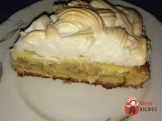 Сирний пиріг з меренгою