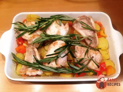 Філе морського чорта, запечене в духовці з овочами та розмарином