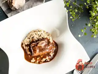 Вівсянка з копченими яловичими ребрами