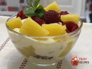 Парфе з ананасом та малиною