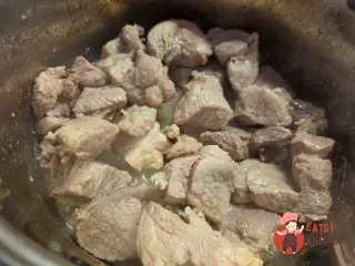 Крок 3: Свинина, тушкована з овочами