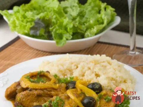 Куряча грудка з хересом, оливками та маслинами