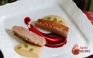 Качина Грудка З Яблучним Кремом І Вишневим Кюлі