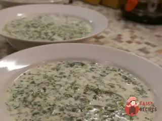 Довга із зеленню та нутом