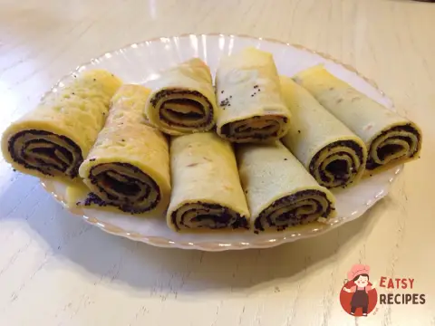 Кукурудзяні млинці з маковою начинкою