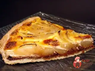 Тарт з грушею та шоколадом