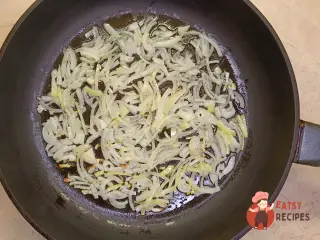 Крок 8: Яєчня з помідорами