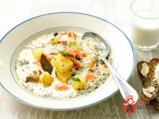 Традиційний фінський вершковий суп із лососем (lohikeitto)