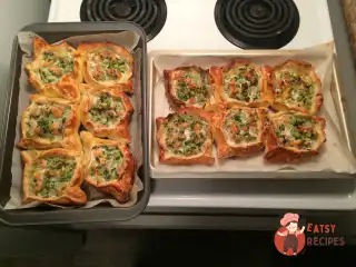 Розстібки з червоною рибою