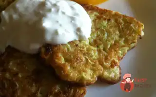 Кабачкові Оладки З Часником Та Сметаною