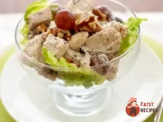 Теплий салат з курки та винограду