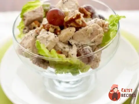 Теплий салат з курки та винограду