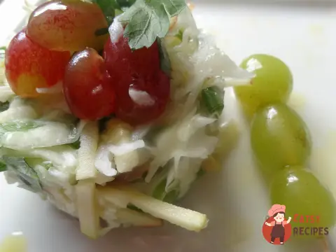 Капустяний салат із виноградом