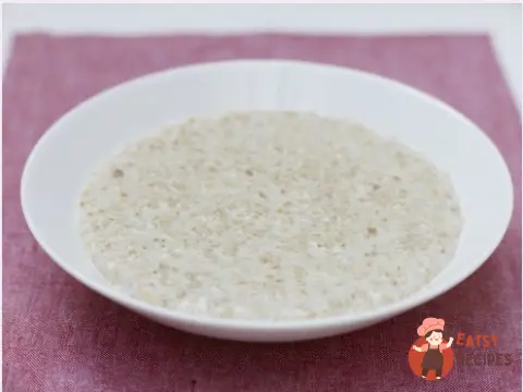 Вівсяна каша з яблуками