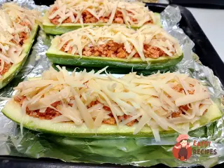 Крок 9: Лодочки з кабачків з курячим фаршем