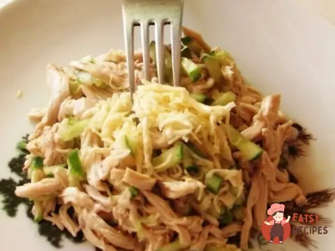 Салат з куркою та огірками