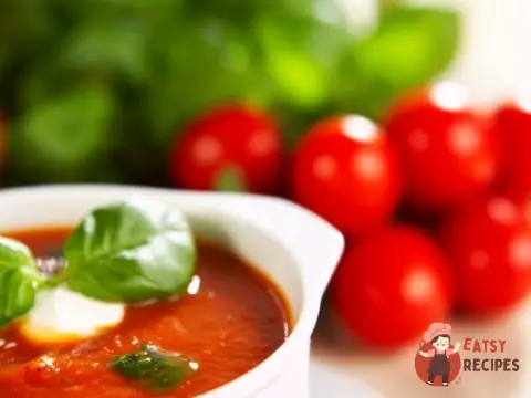 Гаспачо із сирними кульками
