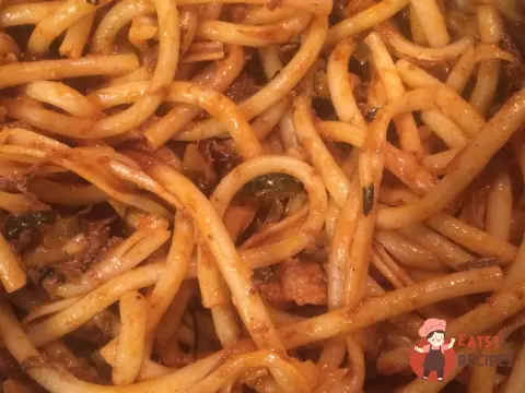 Макарони з тушонкою