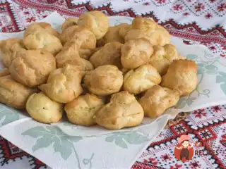 Профітролі з курячою печінкою