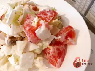 Салат з куркою та пекінською капустою