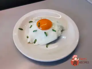 Біфштекс з яйцем