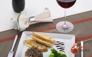 Тартар Із Тунця З Авокадо Та Помідорами Чері