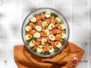 Крок 5: Зелений салат з яйцями та фореллю