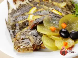 Морська мова, запечена з білим вином