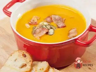 Гарбузовий крем-суп з імбиром та беконом