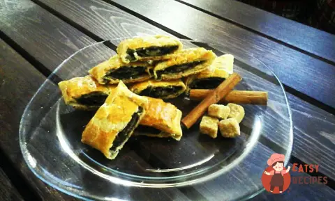 Листковий рулет з маковою начинкою
