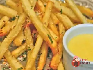 Картопля фрі з часником та червоним перцем