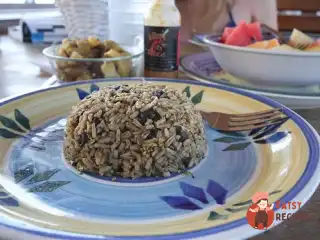 Ароматний рис з квасолею