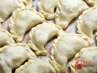 Вареники з чорносливом та сиром