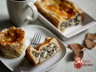 Закритий пиріг з куркою та грибами
