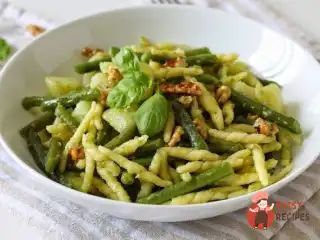 Паста з песто та картоплею
