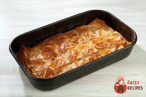 Грецький пиріг з гарбузом, фетою та шавлією (Kolokithopita)