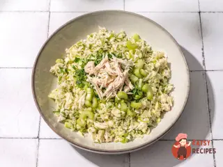 Крок 5: Закуска з молодої капусти з куркою та зеленню